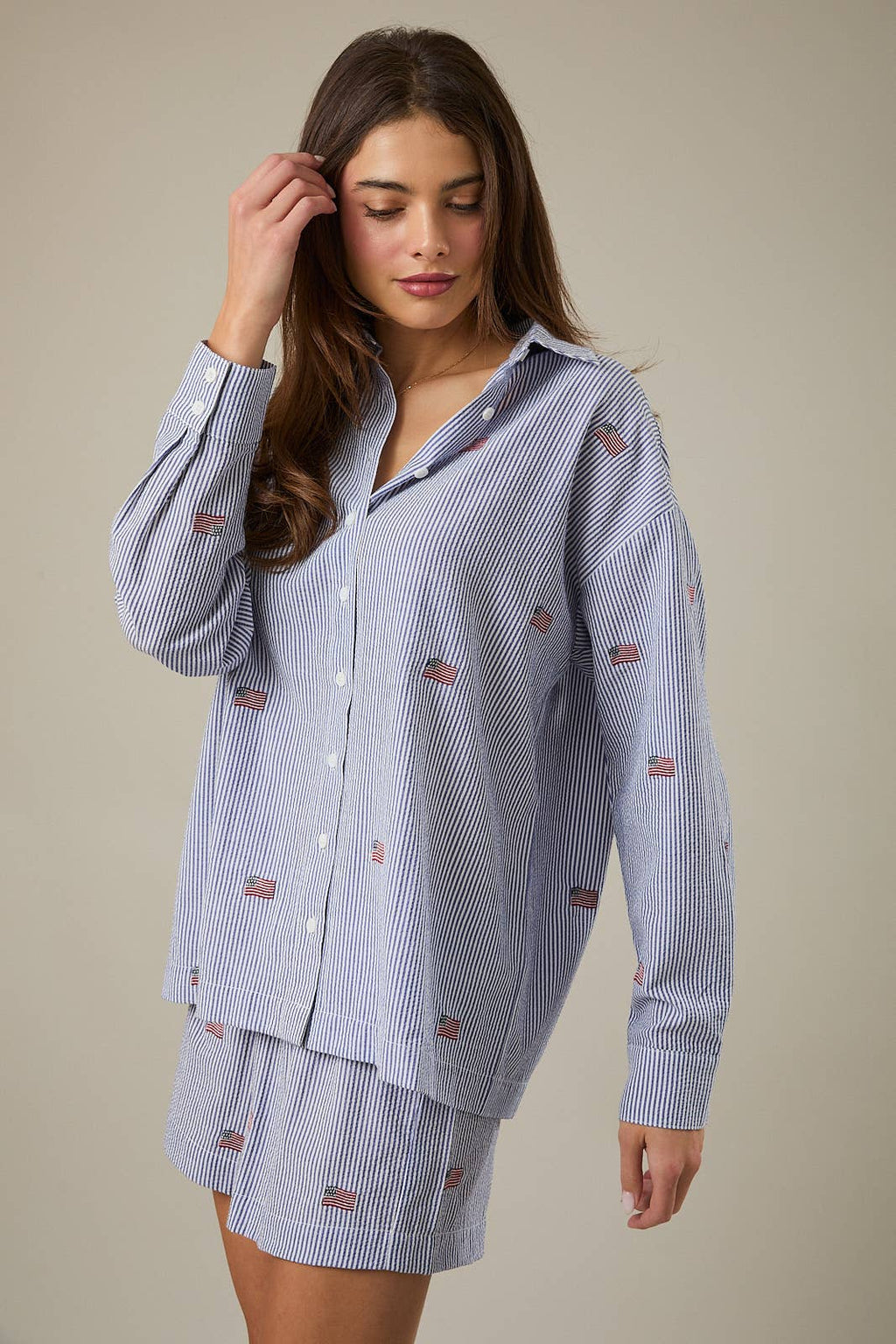 STRIPE FLAG BUTTON DOWN