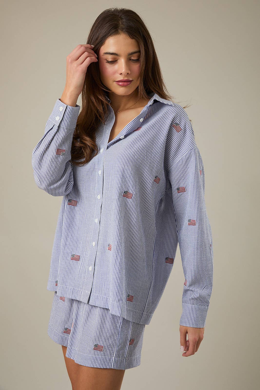 STRIPE FLAG BUTTON DOWN