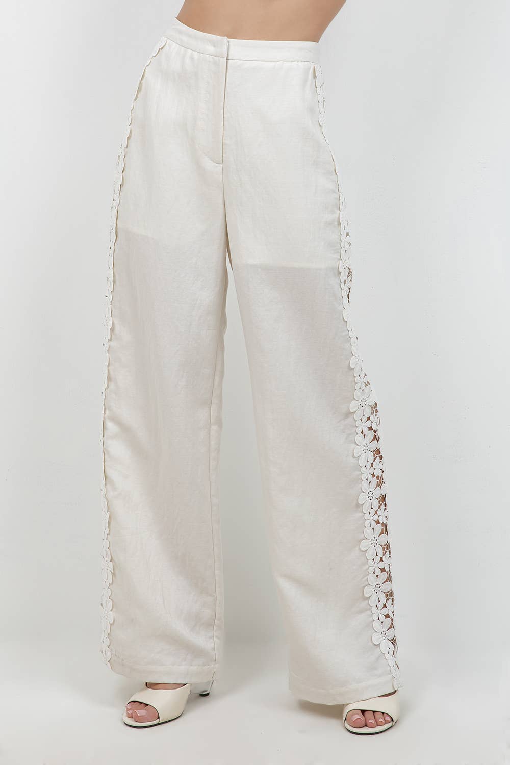 Hydrangea Eyelet Pant