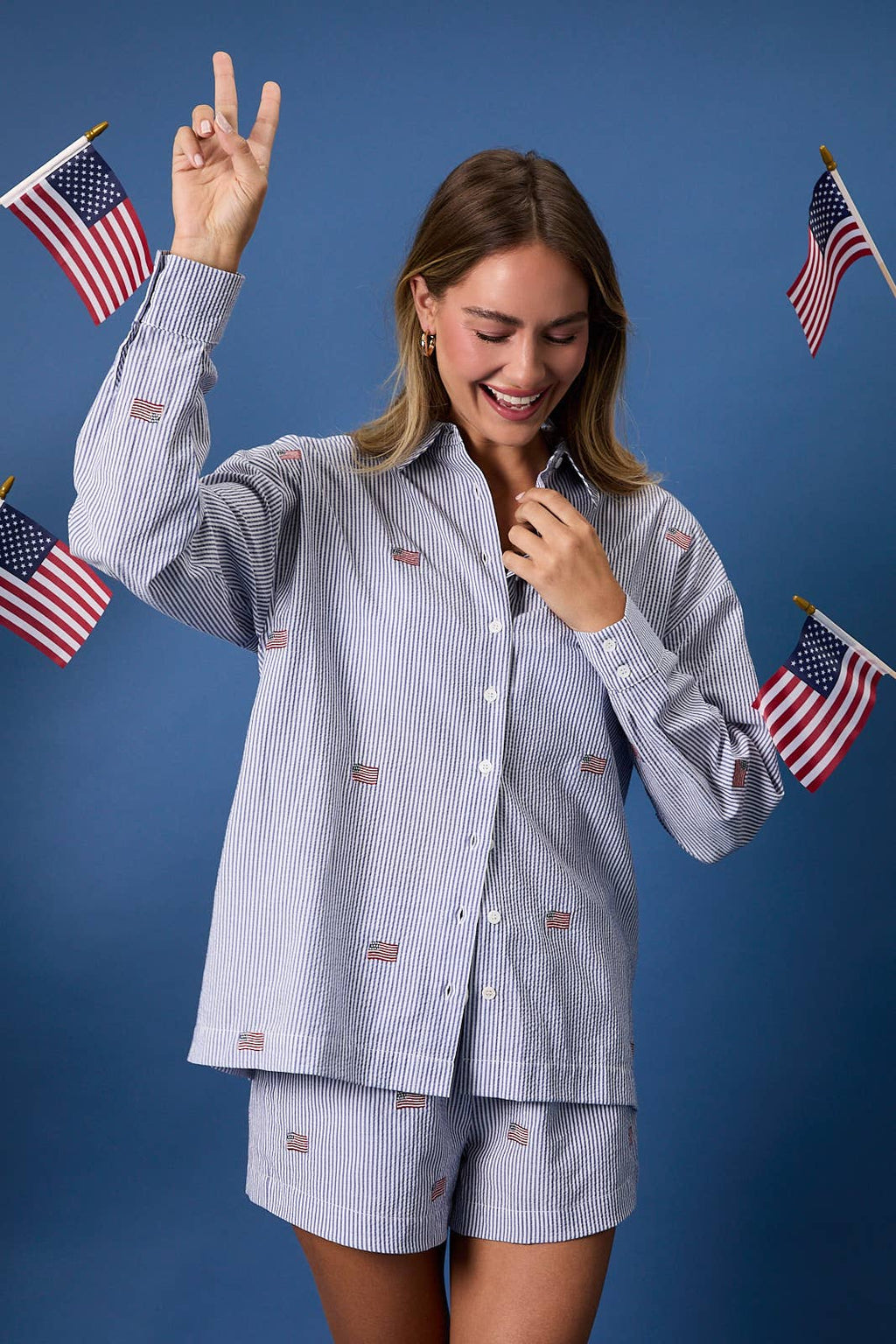 STRIPE FLAG BUTTON DOWN
