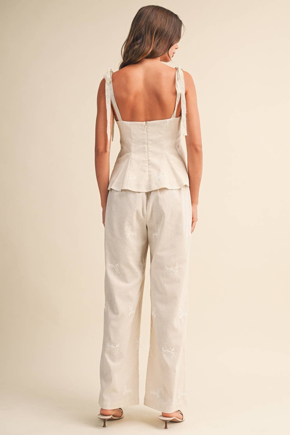 Sand Eyelet SET
