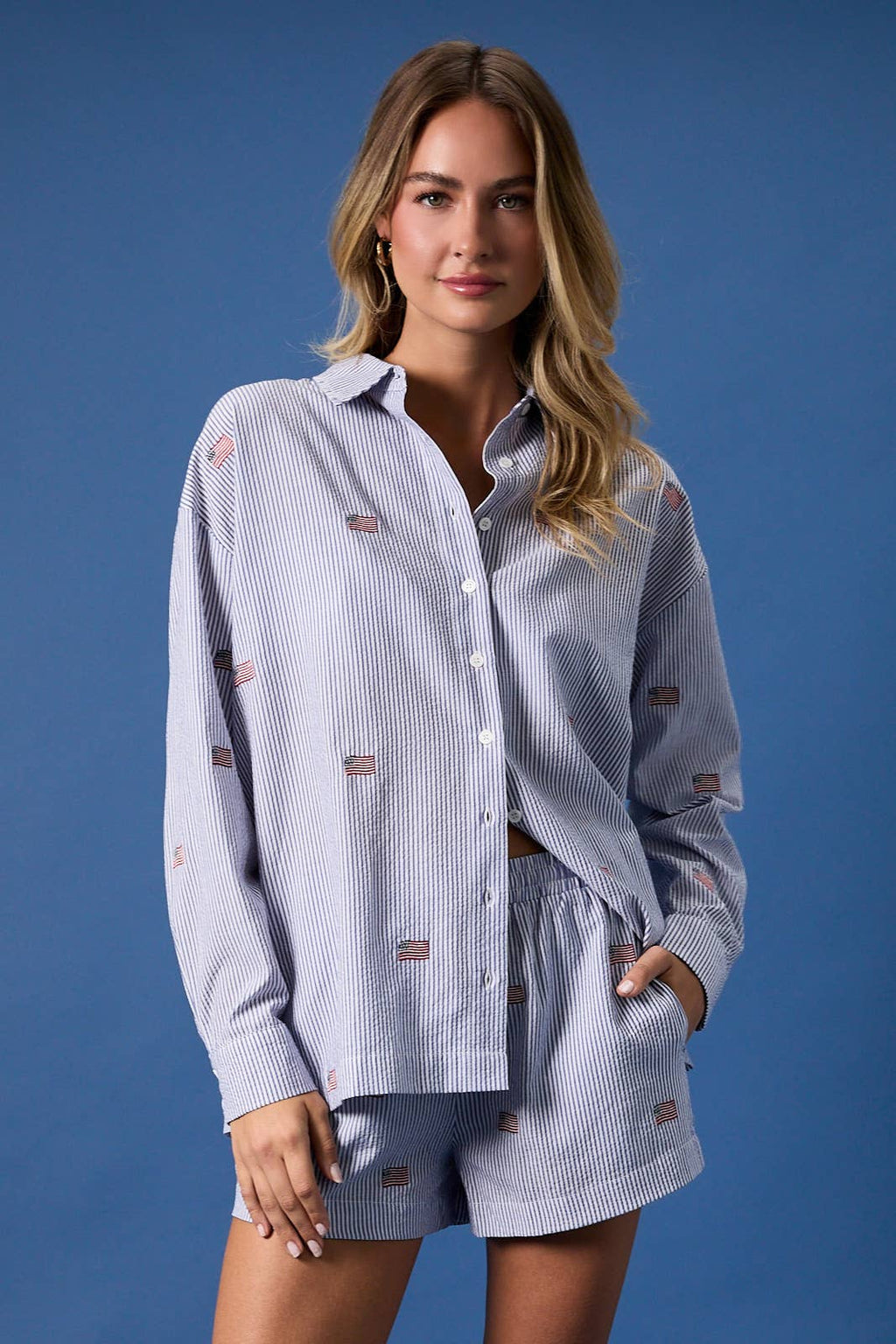 STRIPE FLAG BUTTON DOWN