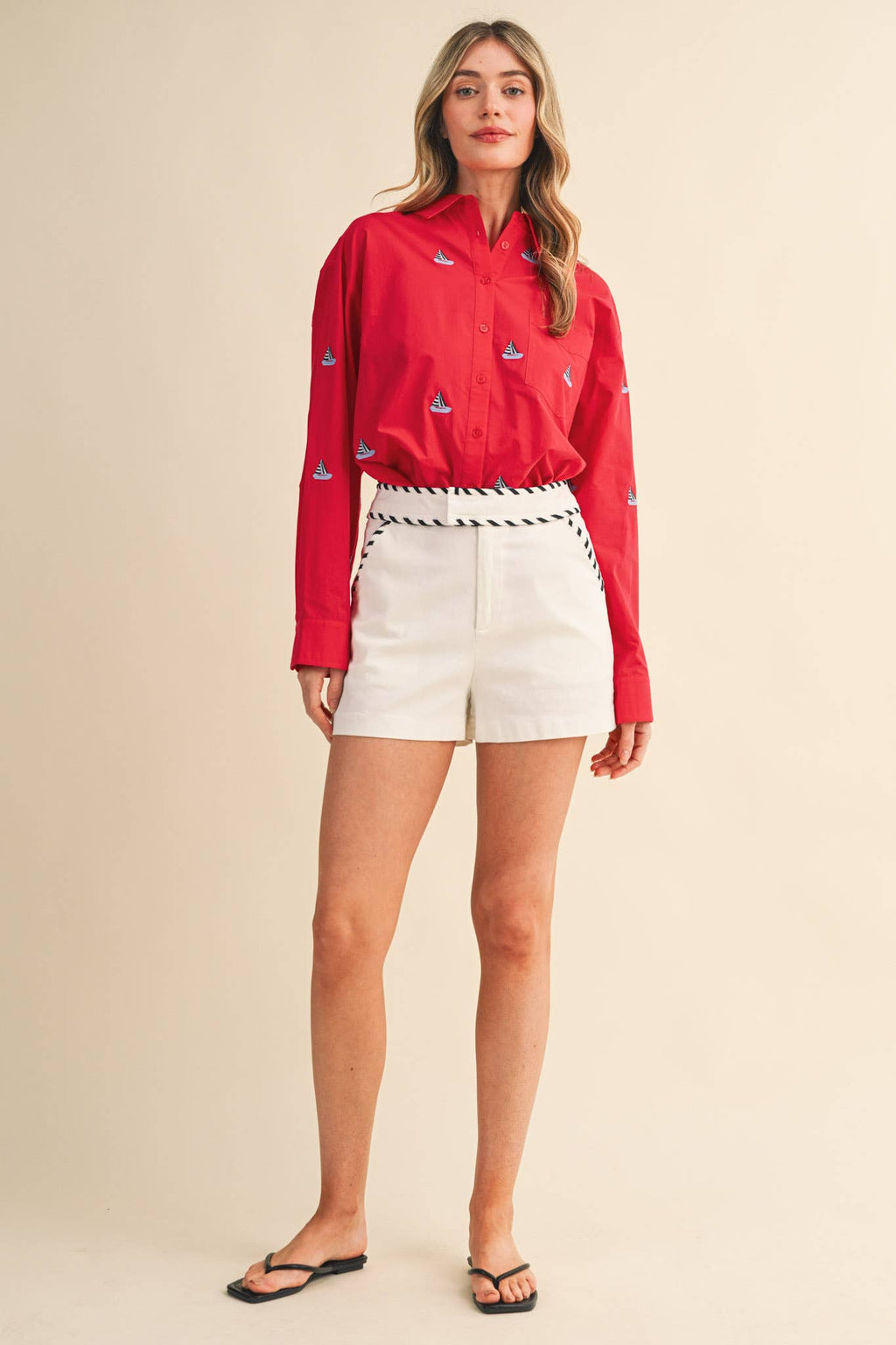 SHORTS WITH WHIP STITCH TRIM