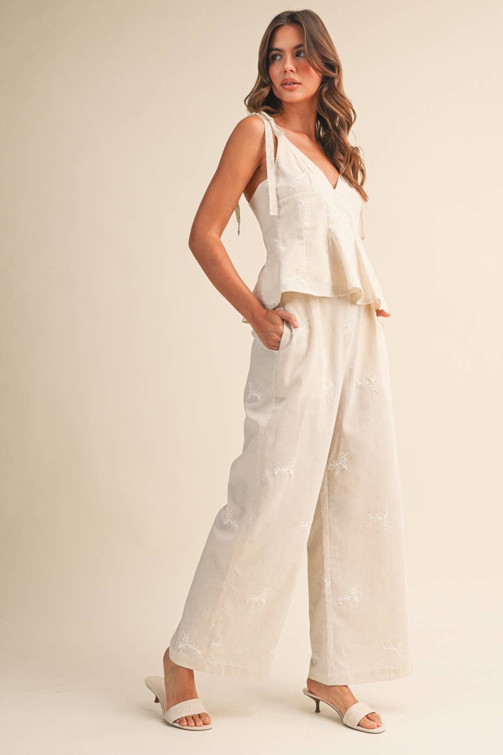 Sand Eyelet SET